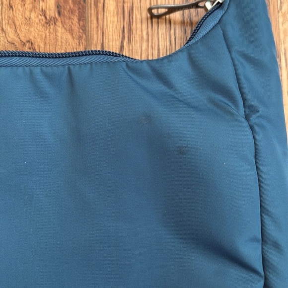 Pacsafe Antitheft Crossbody bag  Citysafe CS series in Tidal Teal - Picture 3 of 11